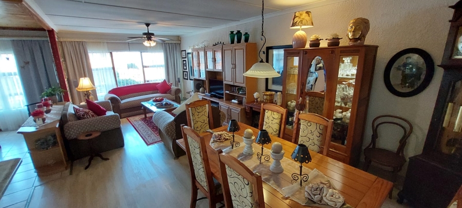 5 Bedroom Property for Sale in Wavecrest Eastern Cape